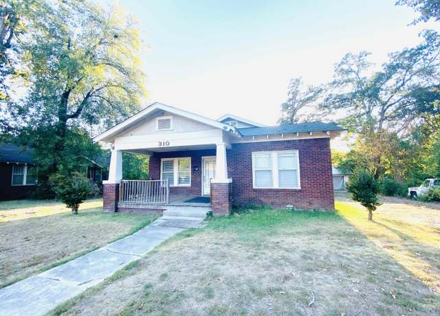 Property at 310 Helen St, Camden, AR 71701, 3 beds, 1 bath