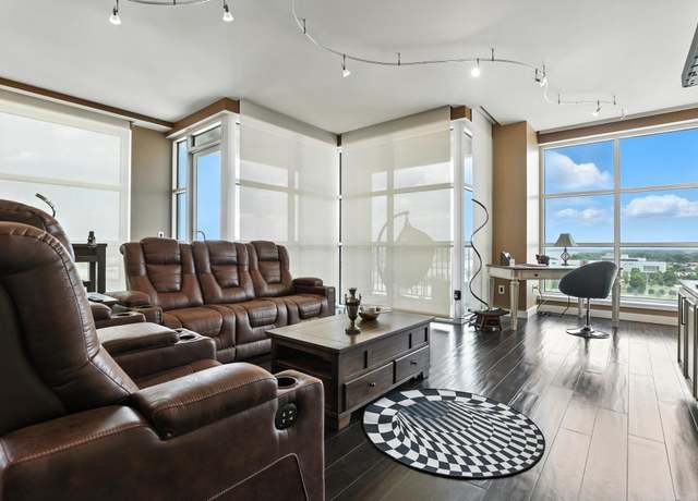 Property at 521 President Clinton Ave #1101, Little Rock, AR 72201, 1 bed, 1.5 baths