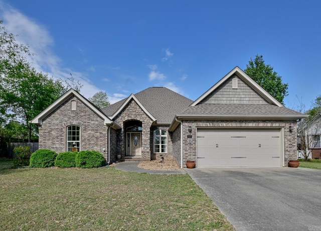 Property at 1107 S Reine St, Mena, AR 71953, 3 beds, 2 baths