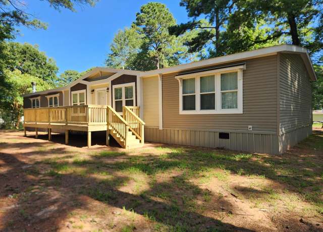 Property at 3104 Parks Dr, El Dorado, AR 71730, 4 beds, 2 baths