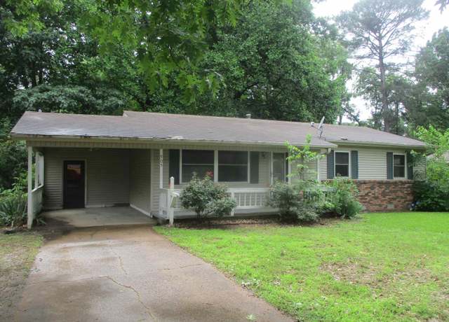 Property at 905 Merritt St, Searcy, AR 72143, 3 beds, 1.5 baths