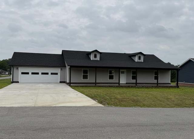 Property at 214 Raymond Dr, Paragould, AR 72450, 3 beds, 2 baths
