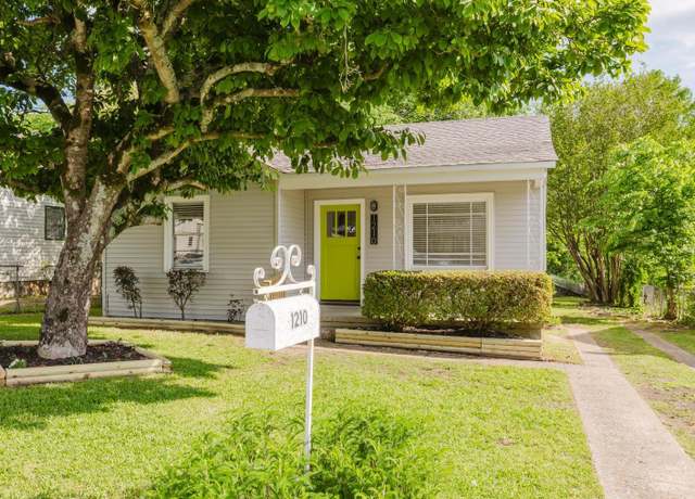 Property at 1210 Thelma St, Benton, AR 72015, 2 beds, 1 bath