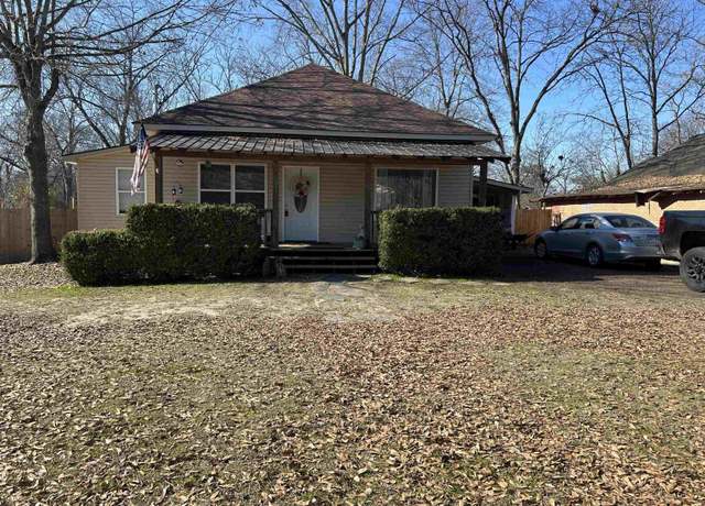 Property at 632 N Main St, Malvern, AR 72104, 3 beds, 2 baths