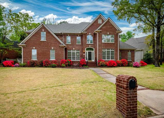 Property at 25 Iviers Dr, Little Rock, AR 72223, 5 beds, 3.5 baths