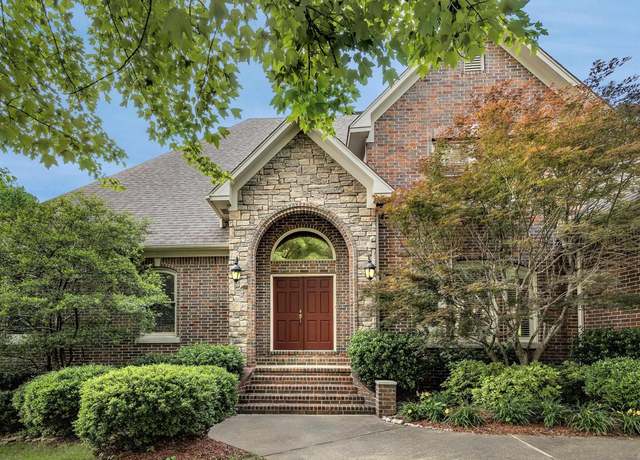 Property at 6 Frecourt Ln, Little Rock, AR 72223, 5 beds, 4.5 baths