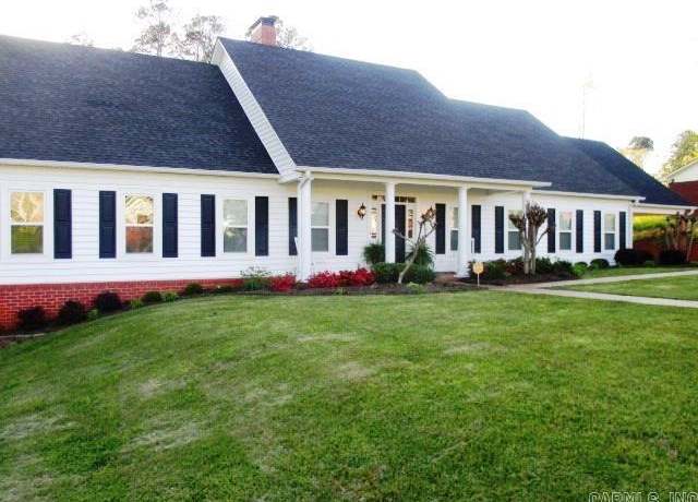 Property at 954 Ridgeview, Camden, AR 71701, 3 beds, 2 baths