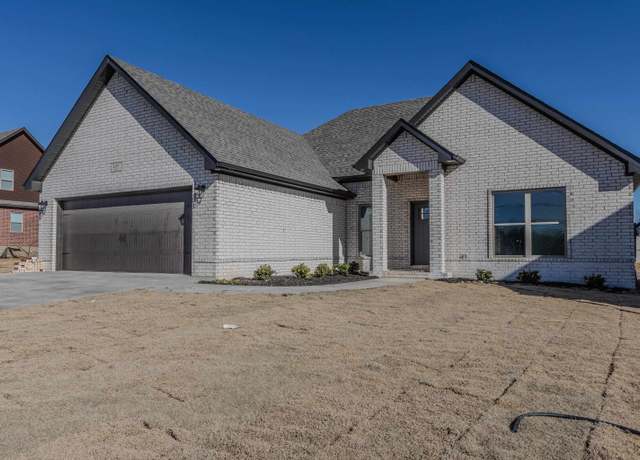 Property at 2307 S 20th St, Paragould, AR, 3 beds, 2 baths