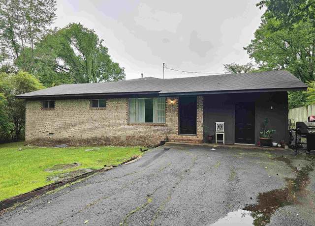 Property at 189 Pine St, Clinton, AR 72031, 5 beds, 3 baths