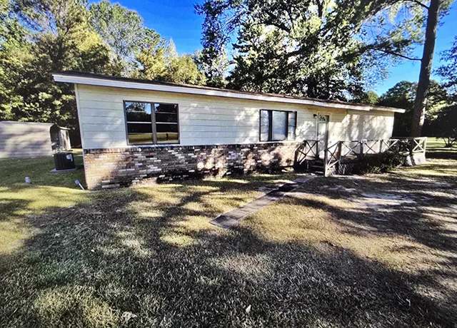 Property at 8033 Sulphur Springs Rd, Pine Bluff, AR 71603, 3 beds, 2 baths