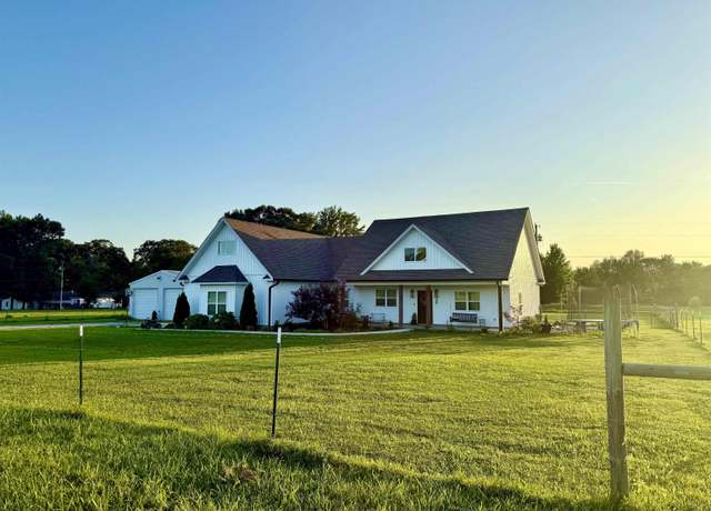 Property at 230 Nicholson Dr, Searcy, AR 72143, 3 beds, 2.5 baths