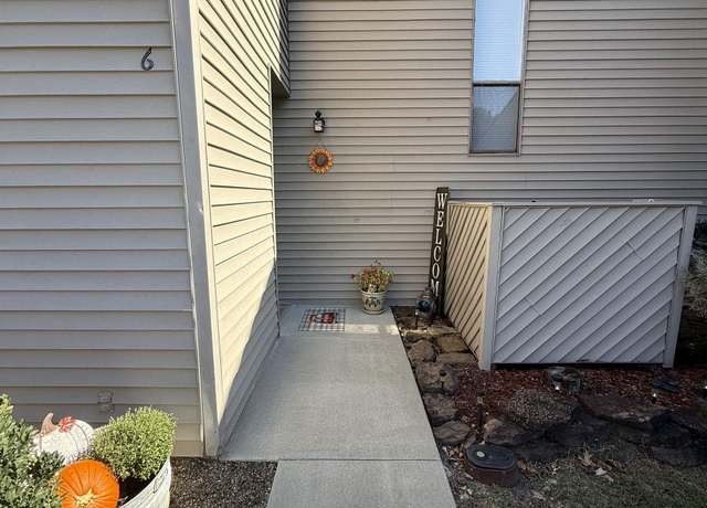 Property at 135 Hillview Dr #6, Fairfield Bay, AR, 2 beds, 1.5 baths