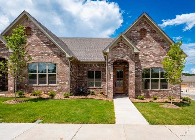 Property at 14 Driftwood Ln, Little Rock, AR 72223, 2 beds, 2 baths