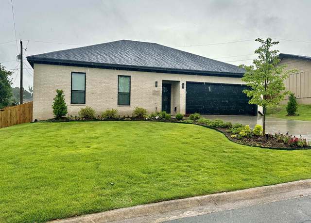 Property at 11325 Jamestown Dr, Little Rock, AR 72211, 3 beds, 2 baths