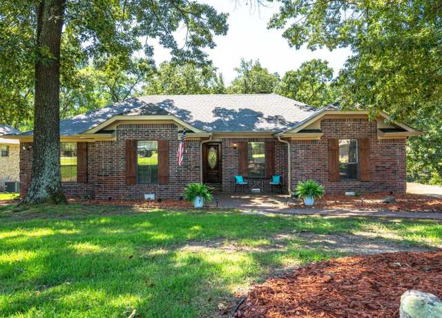 Property at 135 Clairmoor Ct, Hot Springs, AR 71913, 4 beds, 3 baths