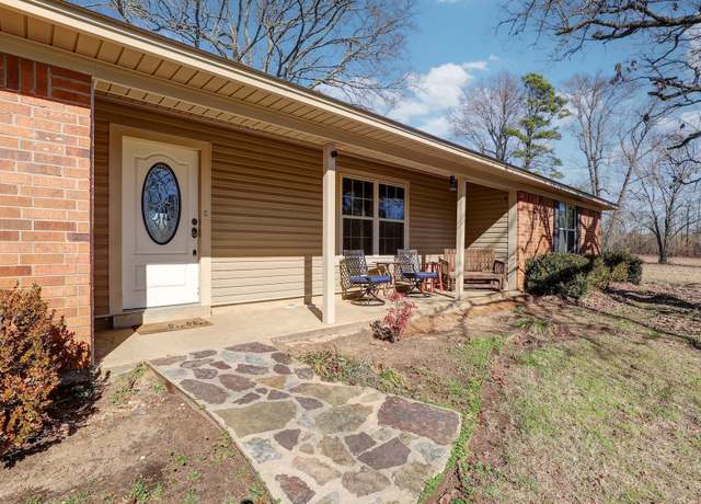 Property at 909 Miller County 18, Texarkana, AR 71854, 4 beds, 3 baths