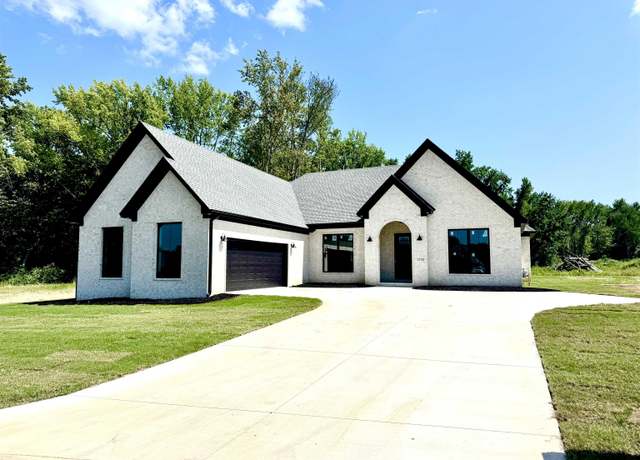 Property at 1233 Fern Ct, Searcy, AR 72143, 4 beds, 3 baths