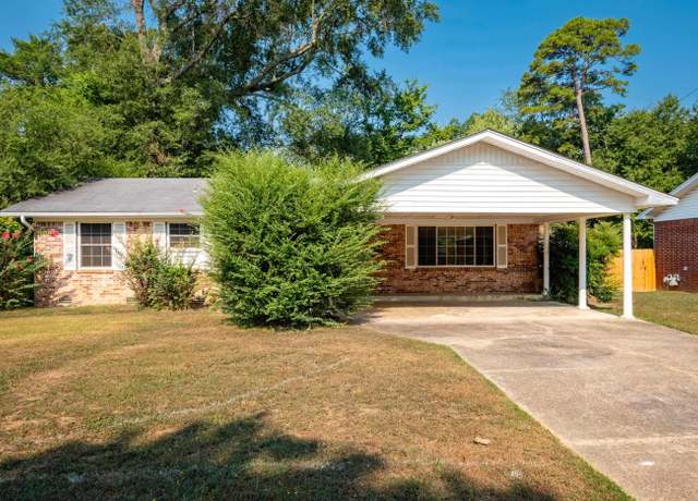 Property at 49 Meadowbrook Dr, Little Rock, AR 72205, 4 beds, 2 baths