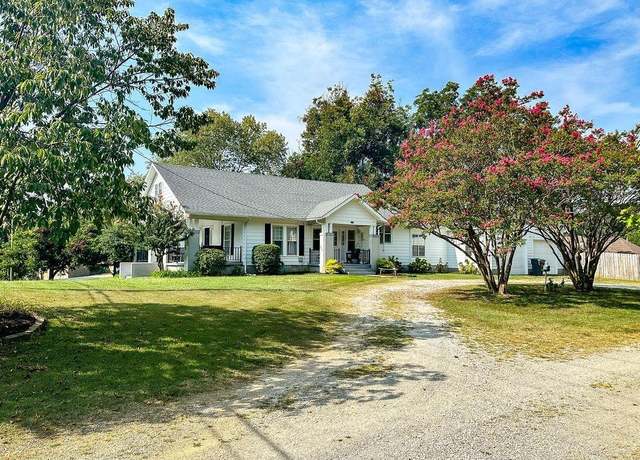 Property at 3524 Aggie Rd, Jonesboro, AR 72404, 3 beds, 2 baths