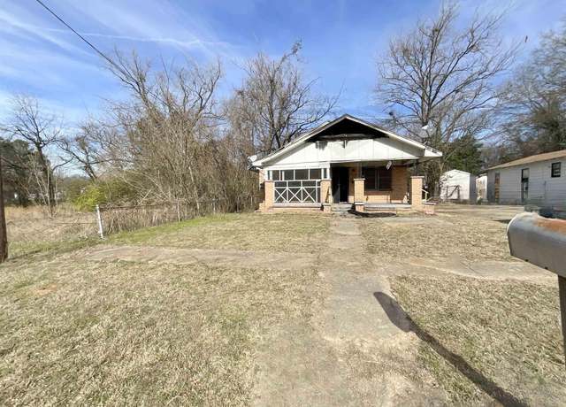 Property at 1516 North St, Texarkana, TX 75501, 3 beds, 2 baths