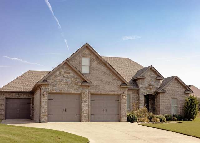 Property at 4228 Villa Cv, Jonesboro, AR 72405, 4 beds, 3.5 baths