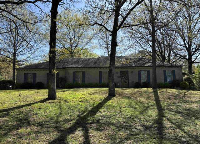 Property at 8308 Alvin Ln, Little Rock, AR 72227, 3 beds, 2 baths