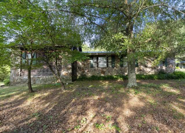 Property at 323 Nicholson Rd, Searcy, AR 72143, 4 beds, 3 baths