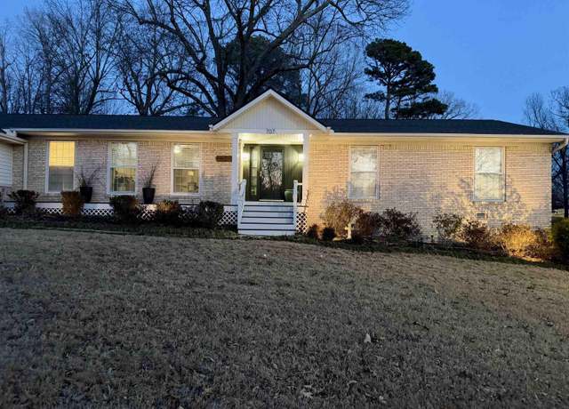 Property at 707 Spencer Dr, Paragould, AR 72450, 3 beds, 2.5 baths