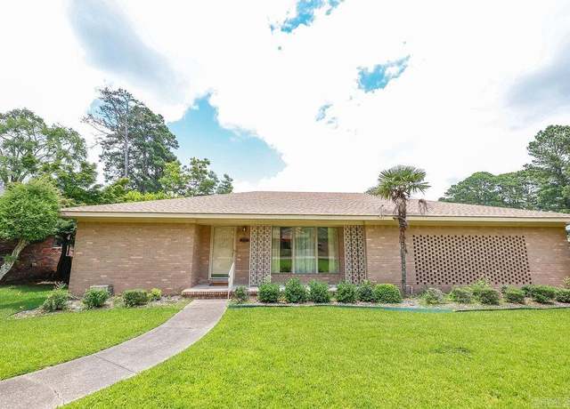 Property at 1706 W Block St, El Dorado, AR 71730, 3 beds, 2 baths