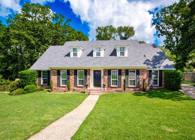 Property at 4 Biscayne Ct, Little Rock, AR 72227, 4 beds, 3 baths