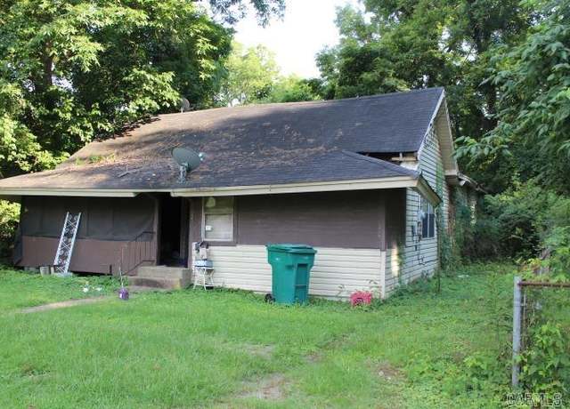 Property at 2204 E Pullen St, Pine Bluff, AR 71601, 3 beds, 1 bath