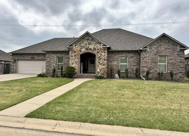 Property at 335 Pointe W, Conway, AR 72034, 4 beds, 2 baths