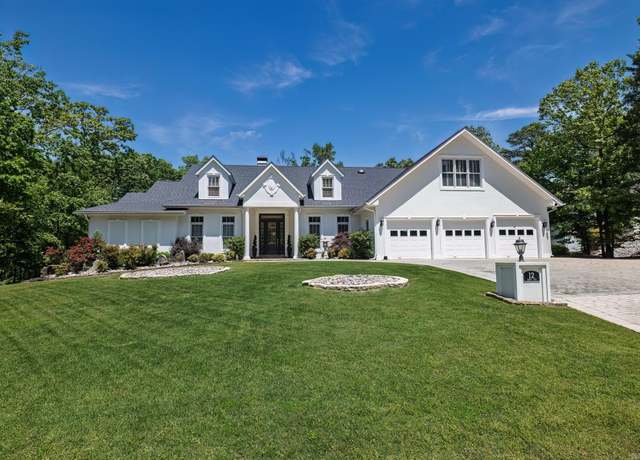 Property at 12 Darro Way, Hot Springs Village, AR 71909, 5 beds, 4.5 baths