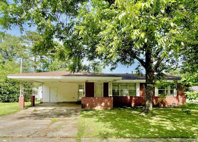 Property at 101 Chula Vista Rd, El Dorado, AR 71730, 3 beds, 2 baths