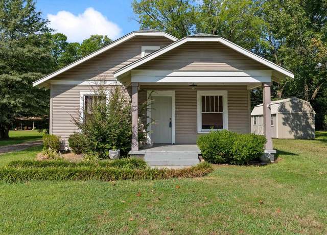 Property at 1017 Watkins St, Conway, AR 72034, 3 beds, 1 bath
