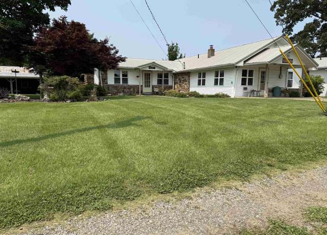 Property at 925 Uphill Ln, Marshall, AR 72650, 2 beds, 2.5 baths