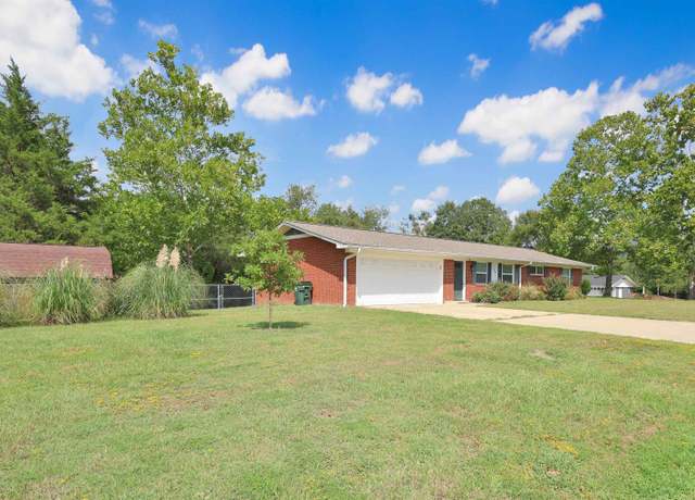 Property at 108 Fleetwood Dr, Hot Springs, AR 71913, 3 beds, 2 baths