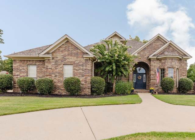 Property at 711 Sedgefield Dr, Bryant, AR 72022, 3 beds, 2.5 baths