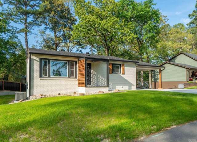 Property at 121 Parkwood Dr, Hot Springs, AR 71913, 3 beds, 2 baths