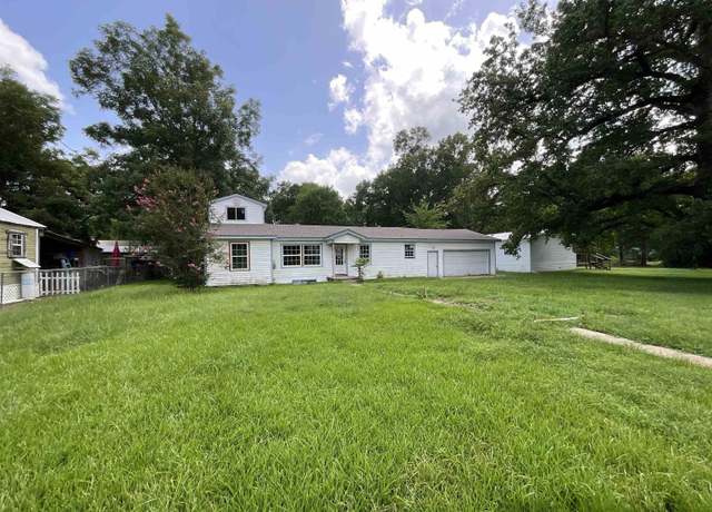 Property at 308 E Douglas, Jefferson, TX 75657, 4 beds, 2 baths
