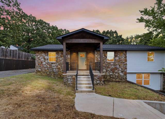 Property at 3237 College Ave, Conway, AR 72034, 4 beds, 2 baths