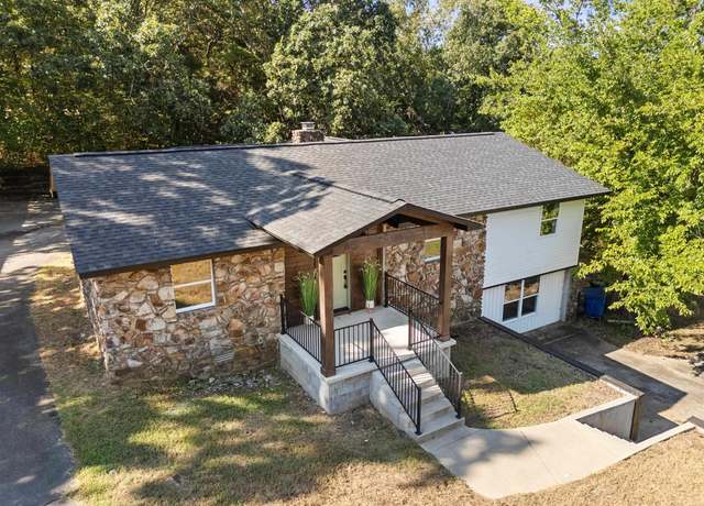 Property at 3237 College Ave, Conway, AR 72034, 4 beds, 2 baths