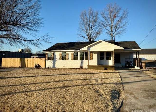 Property at 708 E Poplar Ave, Wynne, AR 72396, 3 beds, 2 baths