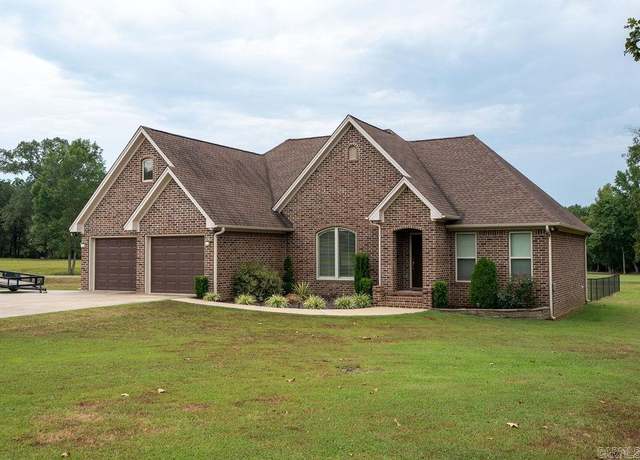 Property at 108 Sunrise Dr, Searcy, AR 72143, 4 beds, 2.5 baths