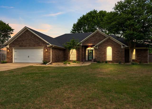 Property at 13 Sarah's Pl, Vilonia, AR 72173, 4 beds, 2 baths