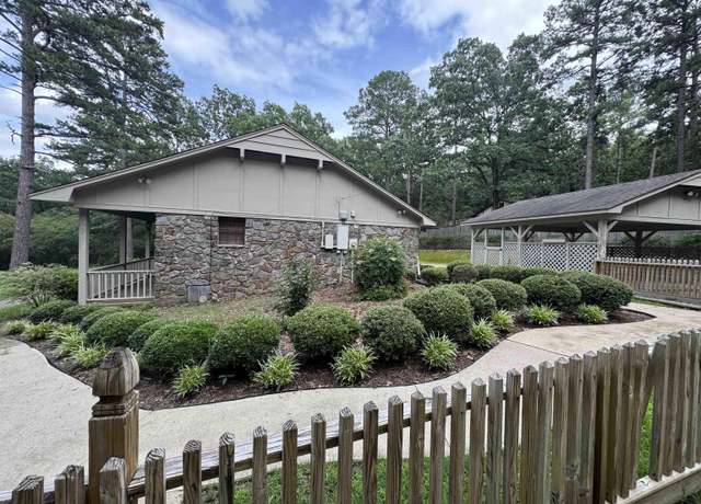 Property at 5901 Star Ln, Little Rock, AR 72223, 3 beds, 2 baths