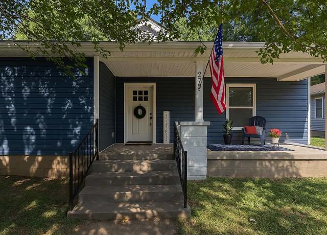 Property at 403 N 6th St, Paragould, AR 72450, 3 beds, 1 bath