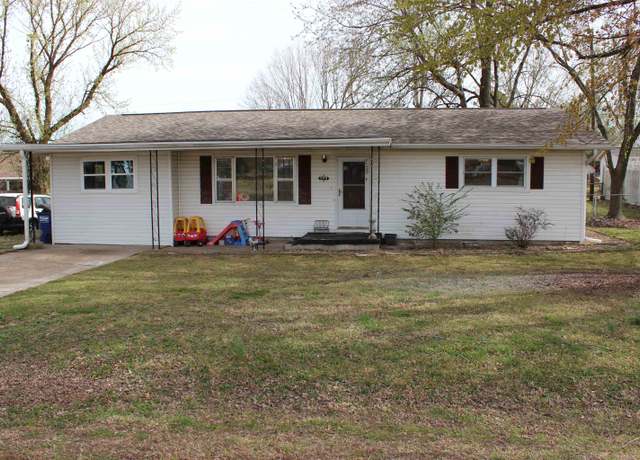 Property at 508 Spring St, Mountain Home, AR 72653, 3 beds, 2 baths