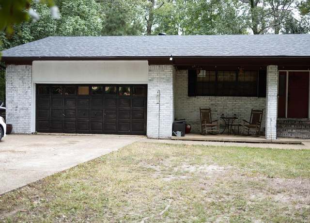 Property at 7104 Foxrun East End Dr, Mabelvale, AR 72103, 3 beds, 2 baths