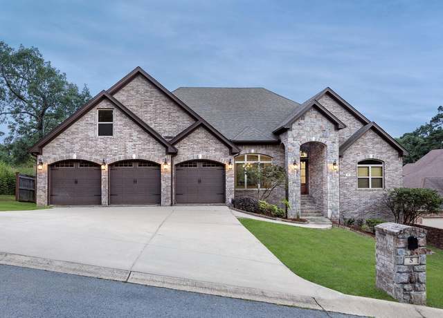 Property at 5 Pine View Pl, Little Rock, AR 72212, 4 beds, 3 baths